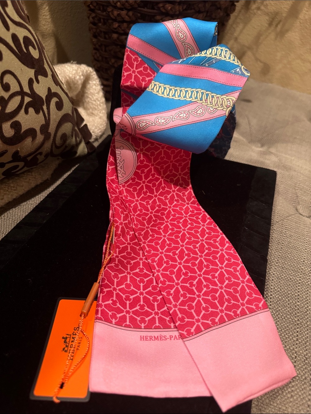 NEW Hermes 100% Silk Twillie Scarf Tie - Picture 4 of 9